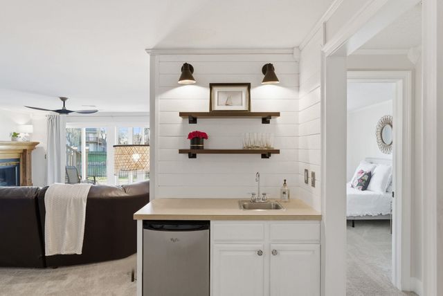 2377 N Lighthouse Cv, Wichita, KS 67205