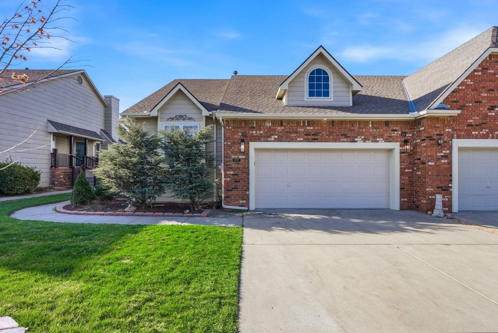 2377 N Lighthouse Cv, Wichita, KS 67205