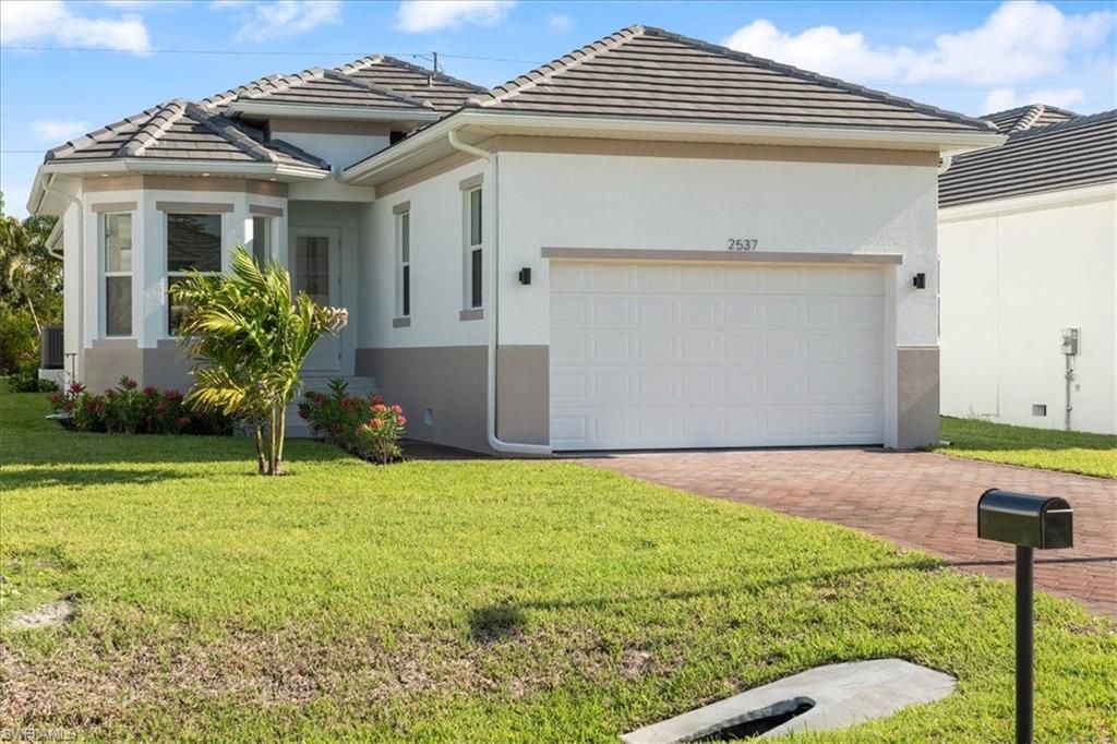 2537 Linda DR, NAPLES, FL 34112 — exterior