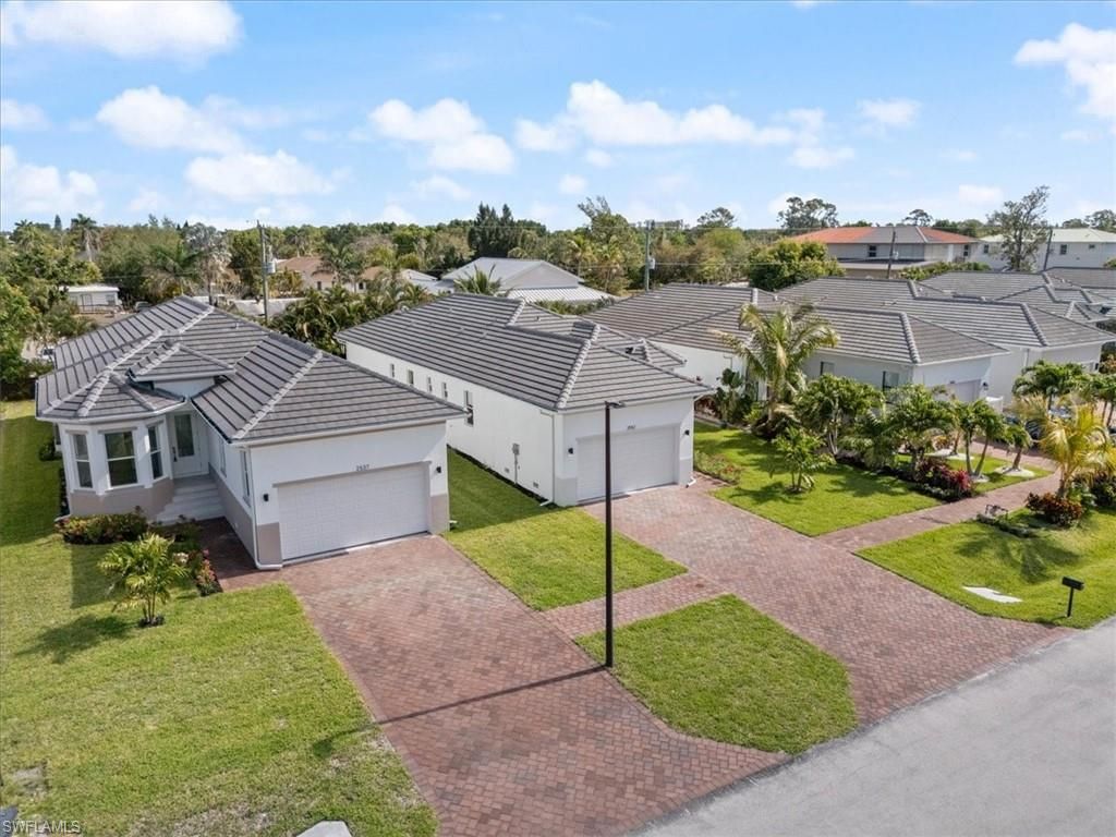2537 Linda DR, NAPLES, FL 34112 — photo 4