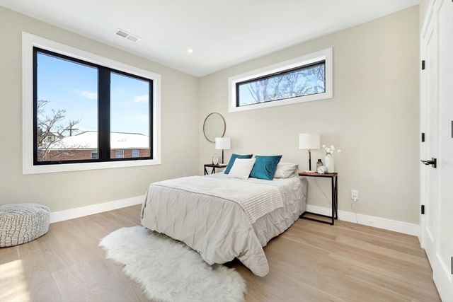 10 Pennsylvania Ave 10, Newton, MA 02464