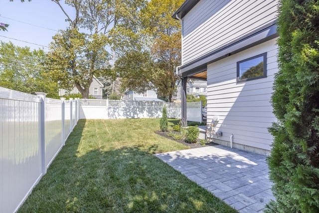 10 Pennsylvania Ave 10, Newton, MA 02464