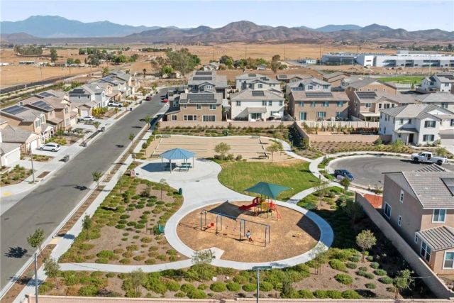 32084 Richardson St., Menifee, CA 92584