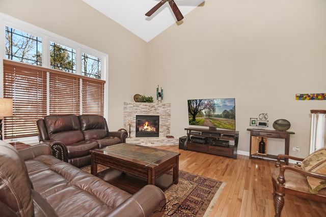 10804 CANTERBURY Drive, Mokena, IL 60448