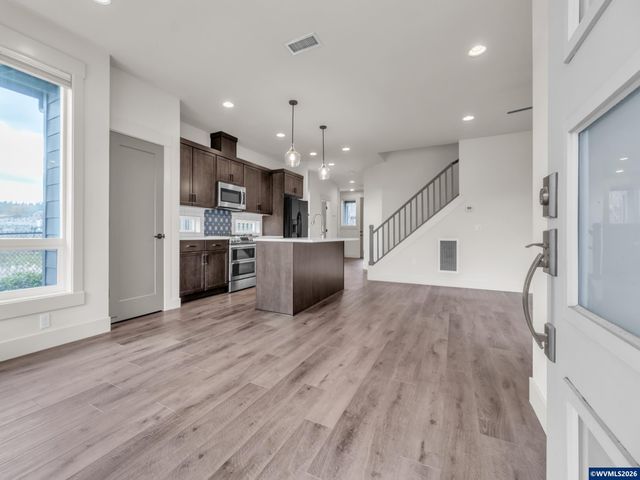 1956 SW 53rd St, Corvallis, OR 97333