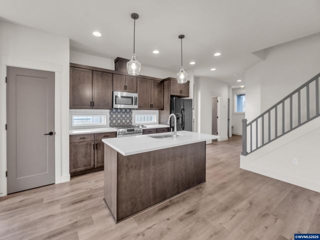 1956 SW 53rd St, Corvallis, OR 97333