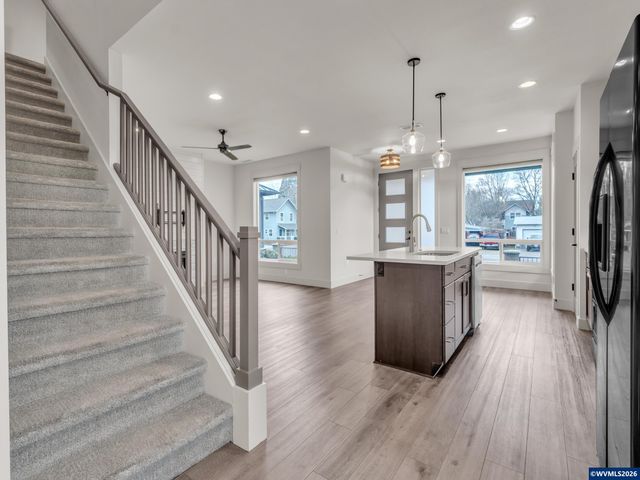 1956 SW 53rd St, Corvallis, OR 97333