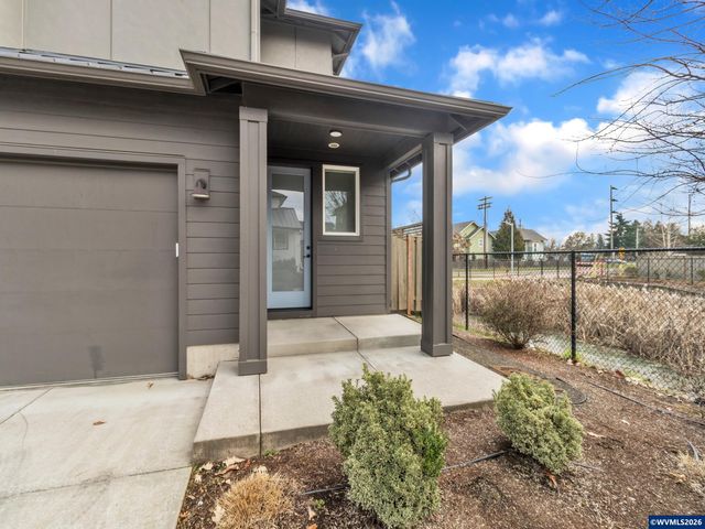 1956 SW 53rd St, Corvallis, OR 97333