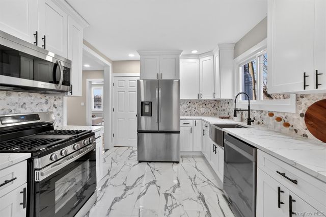 94 Jervis Road, Yonkers, NY 10705