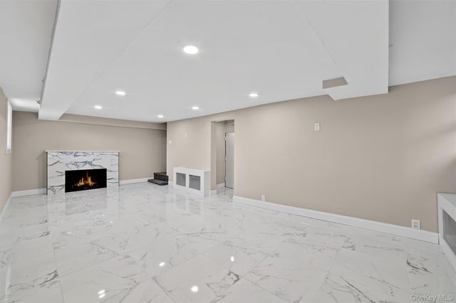 94 Jervis Road, Yonkers, NY 10705