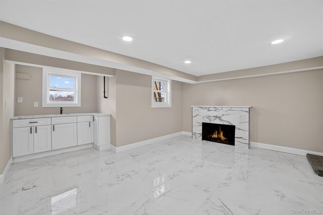 94 Jervis Road, Yonkers, NY 10705