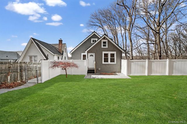 94 Jervis Road, Yonkers, NY 10705