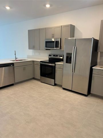8629 DAYBREAK STREET, Sarasota, FL 34241