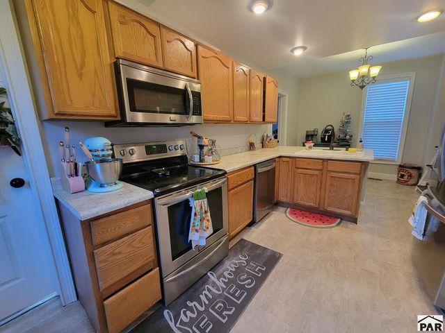 1525 Carteret Ave, Pueblo, CO 81004