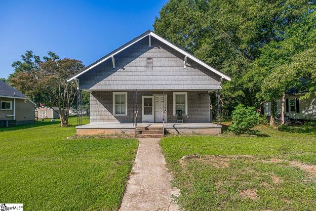 310 Hawkins Street, Wellford, SC 29385