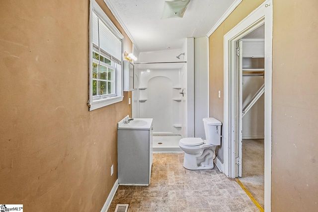 310 Hawkins Street, Wellford, SC 29385