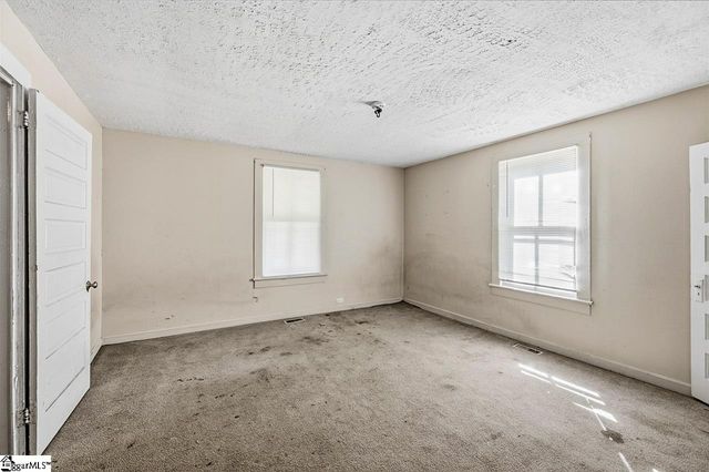 310 Hawkins Street, Wellford, SC 29385