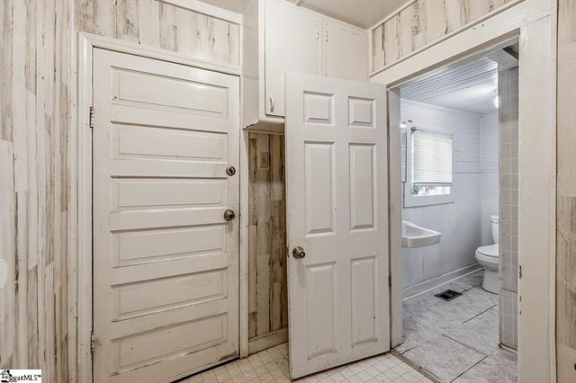 310 Hawkins Street, Wellford, SC 29385