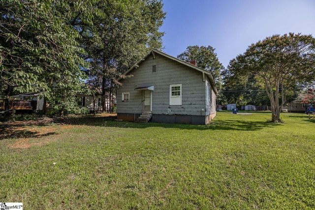 310 Hawkins Street, Wellford, SC 29385