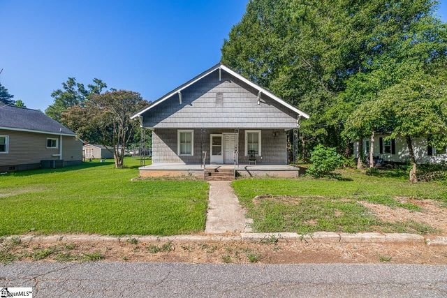 310 Hawkins Street, Wellford, SC 29385