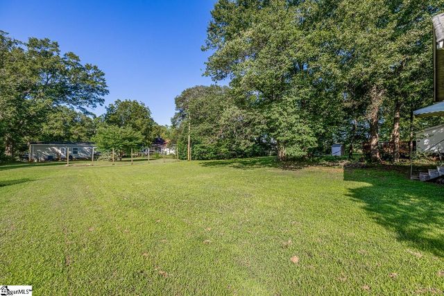 310 Hawkins Street, Wellford, SC 29385