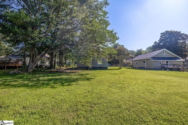 310 Hawkins Street, Wellford, SC 29385