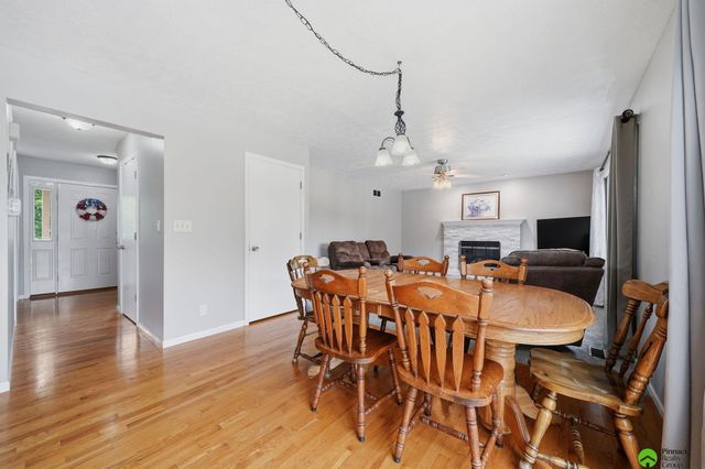 3730 El Paso Drive, Lincoln, NE 68516