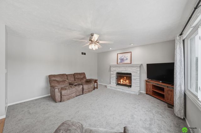 3730 El Paso Drive, Lincoln, NE 68516