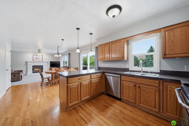 3730 El Paso Drive, Lincoln, NE 68516