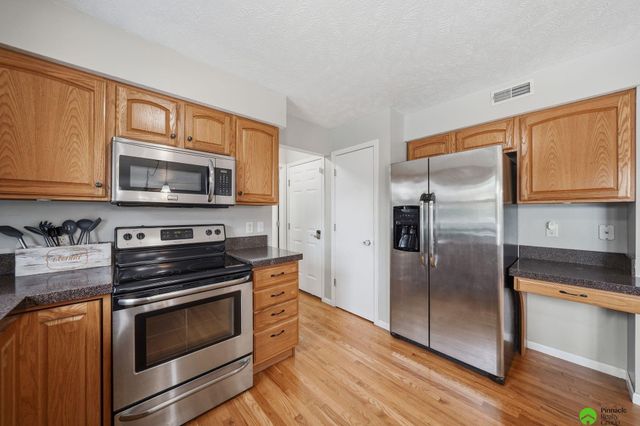 3730 El Paso Drive, Lincoln, NE 68516