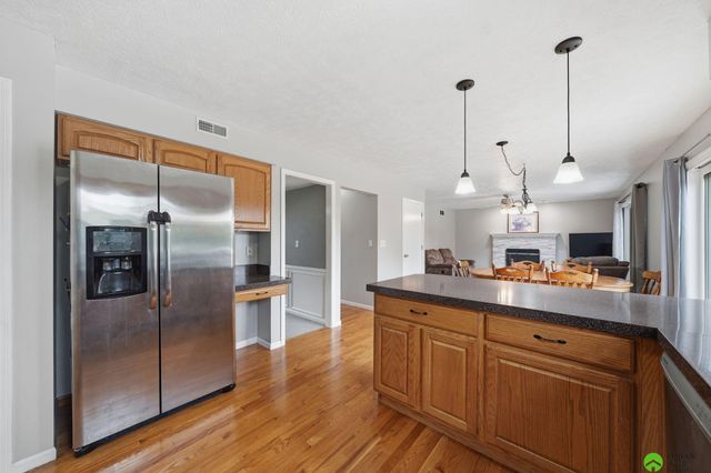 3730 El Paso Drive, Lincoln, NE 68516