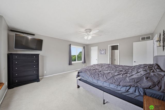 3730 El Paso Drive, Lincoln, NE 68516