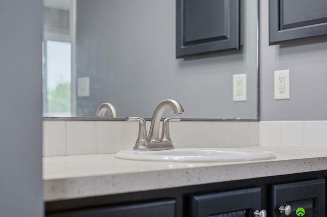 3730 El Paso Drive, Lincoln, NE 68516