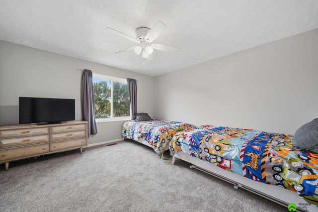 3730 El Paso Drive, Lincoln, NE 68516
