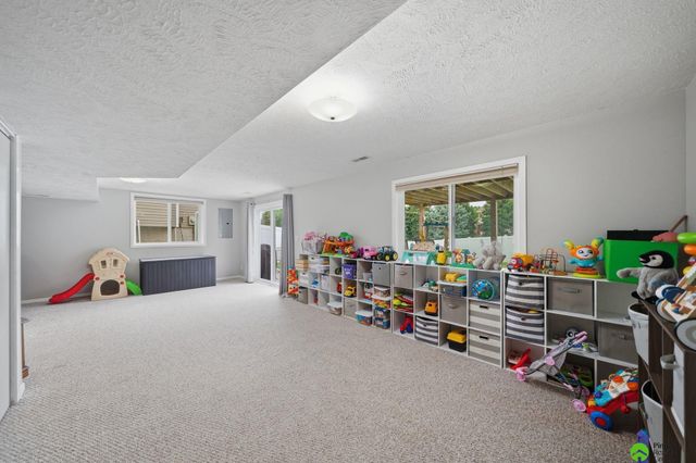 3730 El Paso Drive, Lincoln, NE 68516