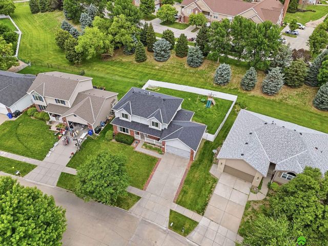 3730 El Paso Drive, Lincoln, NE 68516
