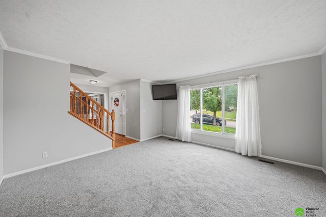 3730 El Paso Drive, Lincoln, NE 68516