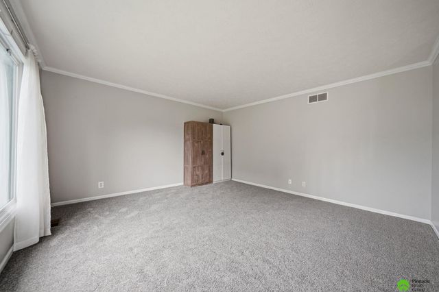 3730 El Paso Drive, Lincoln, NE 68516