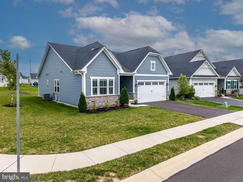 501 CHRISTIANA MANOR DR, West Grove, PA 19390