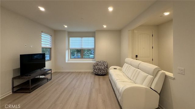 110 Sunnyside, Irvine, CA 92618