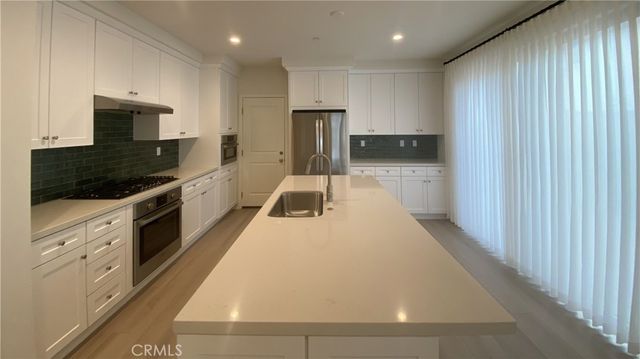 110 Sunnyside, Irvine, CA 92618