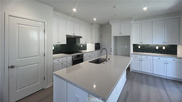 110 Sunnyside, Irvine, CA 92618