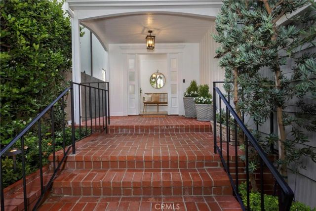 1516 E Ocean Front, Newport Beach, CA 92661