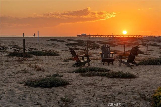 1516 E Ocean Front, Newport Beach, CA 92661