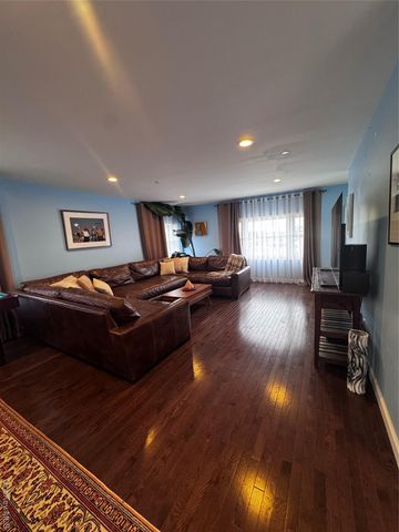 45 Kildare Road, Island Park, NY 11558