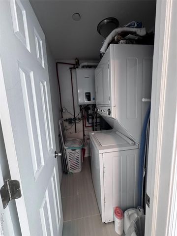 45 Kildare Road, Island Park, NY 11558