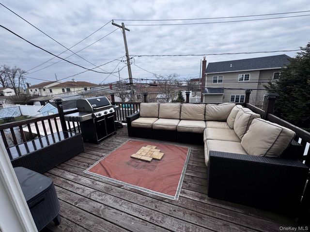 45 Kildare Road, Island Park, NY 11558