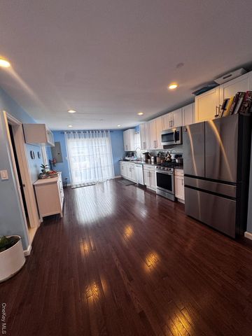 45 Kildare Road, Island Park, NY 11558