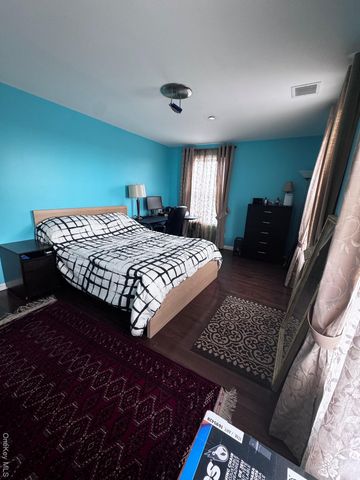 45 Kildare Road, Island Park, NY 11558