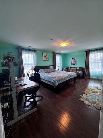 45 Kildare Road, Island Park, NY 11558